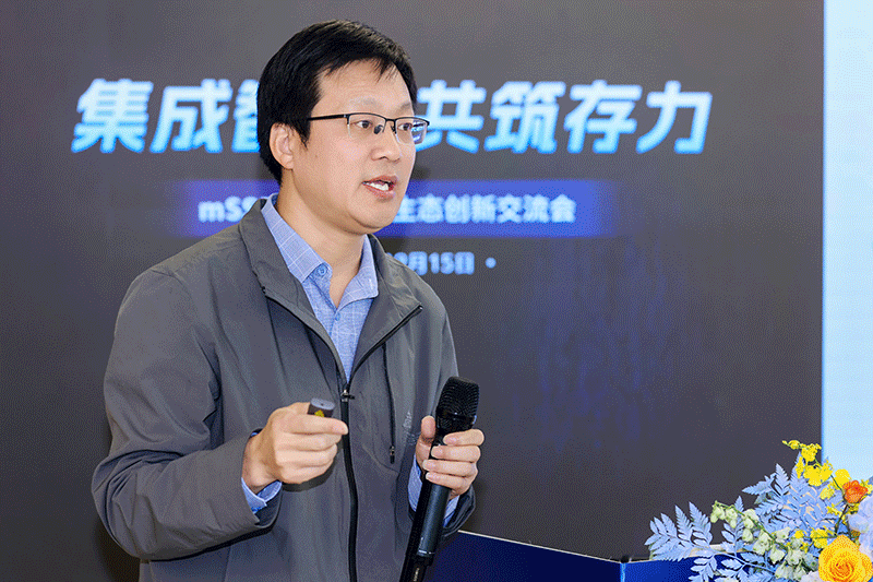 1765869993526240.gif 华国军动图.gif