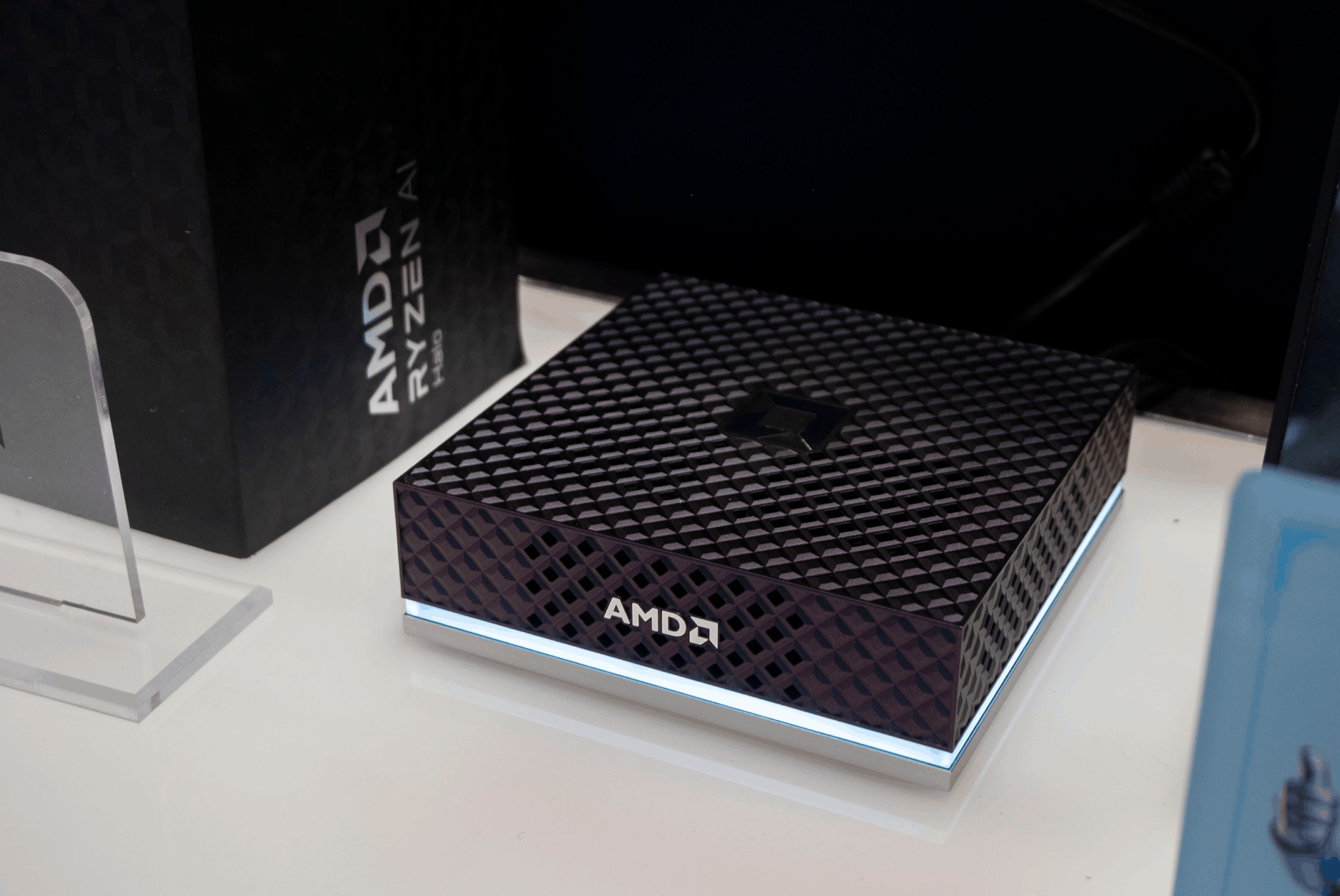 HaloBOX.gif